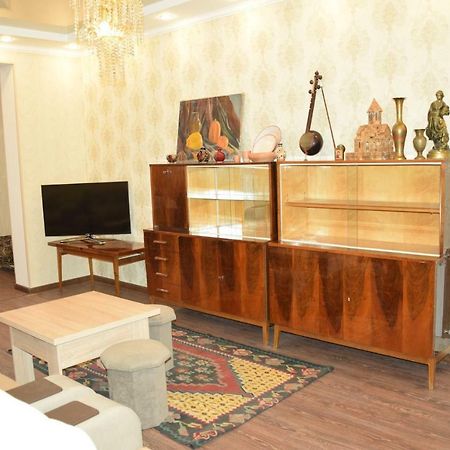 Massiv Apt Γιερεβάν Εξωτερικό φωτογραφία