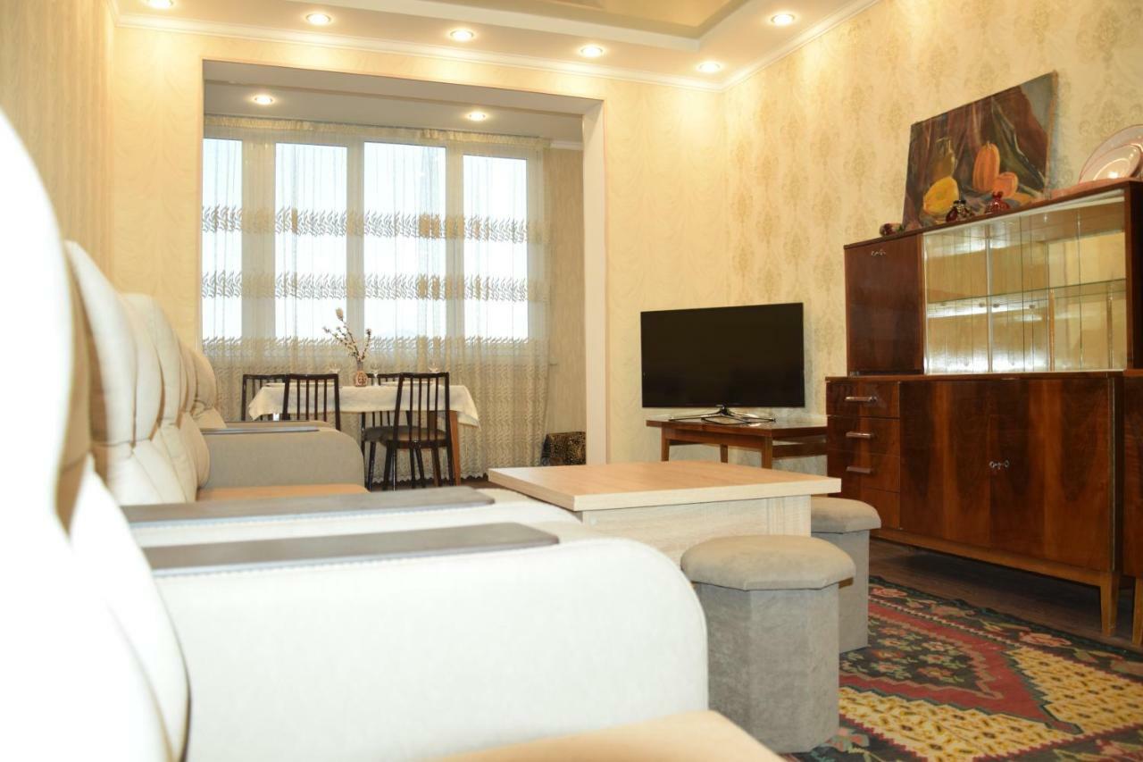 Massiv Apt Γιερεβάν Εξωτερικό φωτογραφία