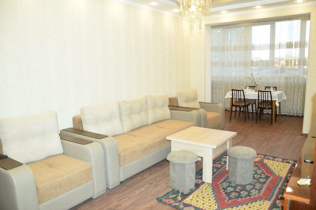 Massiv Apt Γιερεβάν Εξωτερικό φωτογραφία