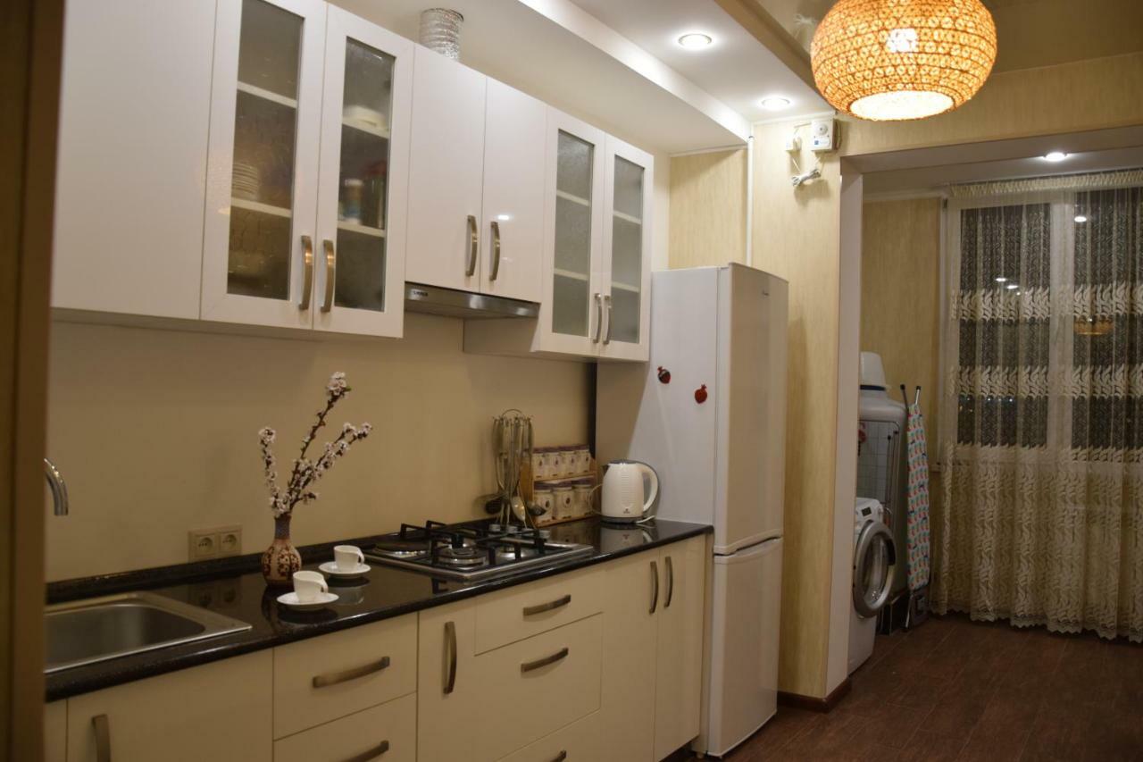 Massiv Apt Γιερεβάν Εξωτερικό φωτογραφία