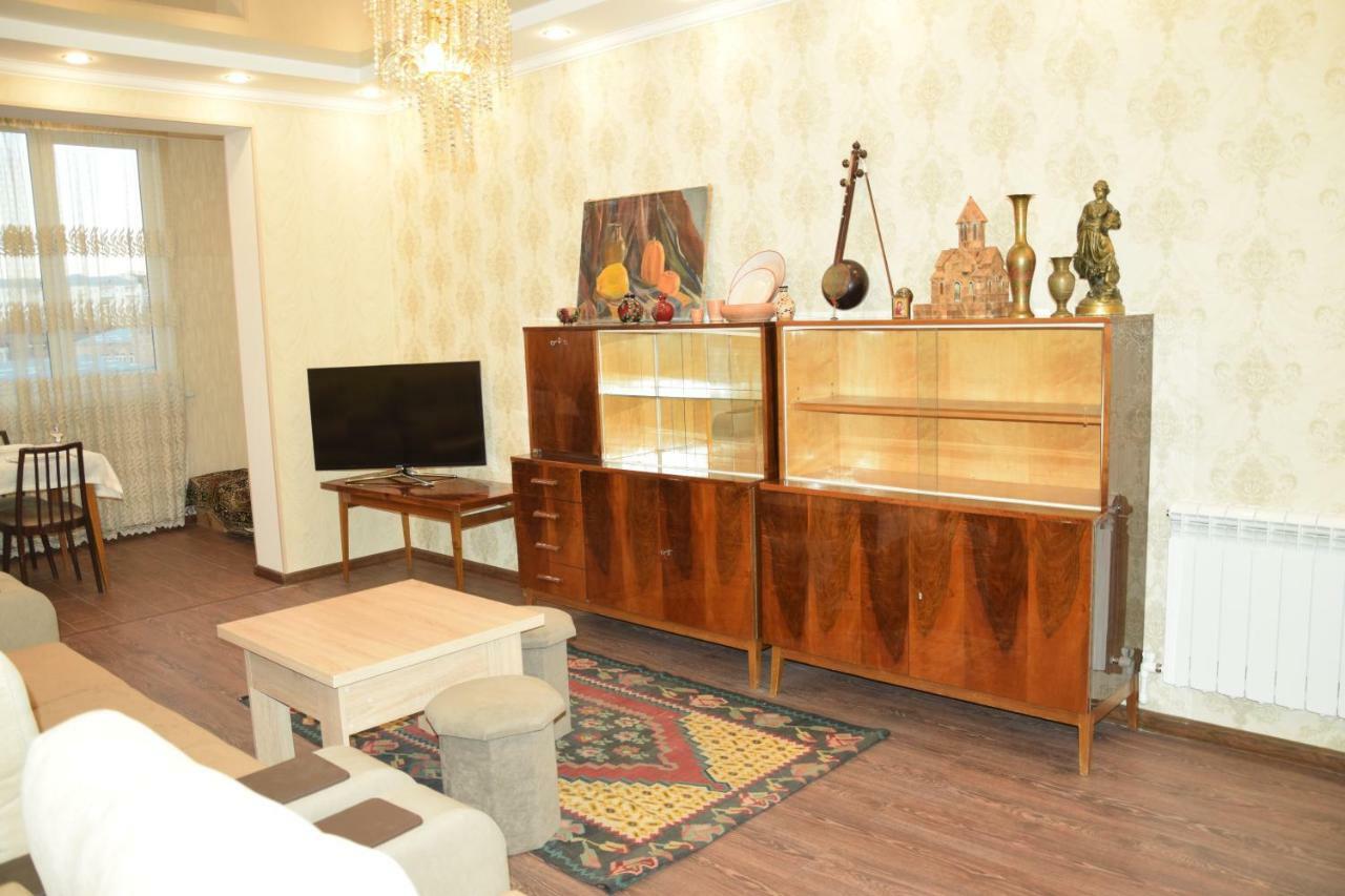 Massiv Apt Γιερεβάν Εξωτερικό φωτογραφία