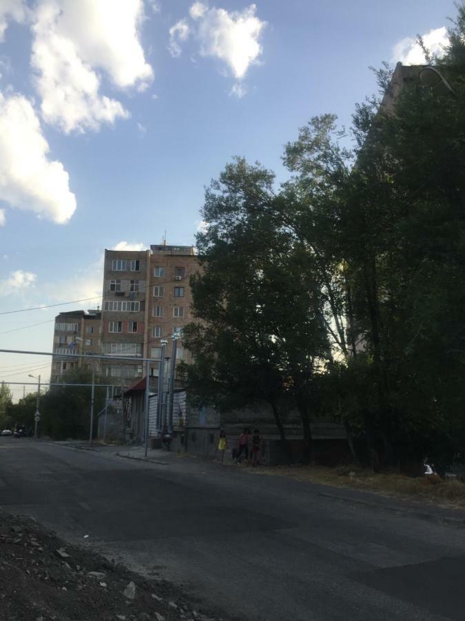 Massiv Apt Γιερεβάν Εξωτερικό φωτογραφία