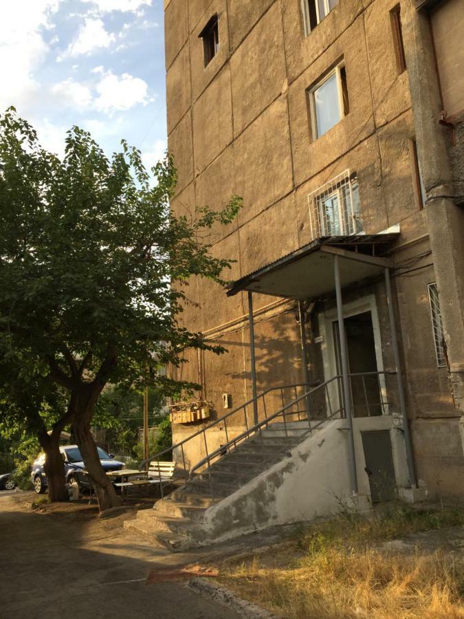 Massiv Apt Γιερεβάν Εξωτερικό φωτογραφία